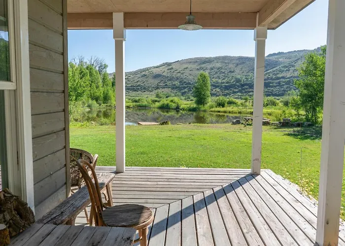 Сasa de vacaciones Tranquil Wyoming Near Uintas - 105 Acres! *